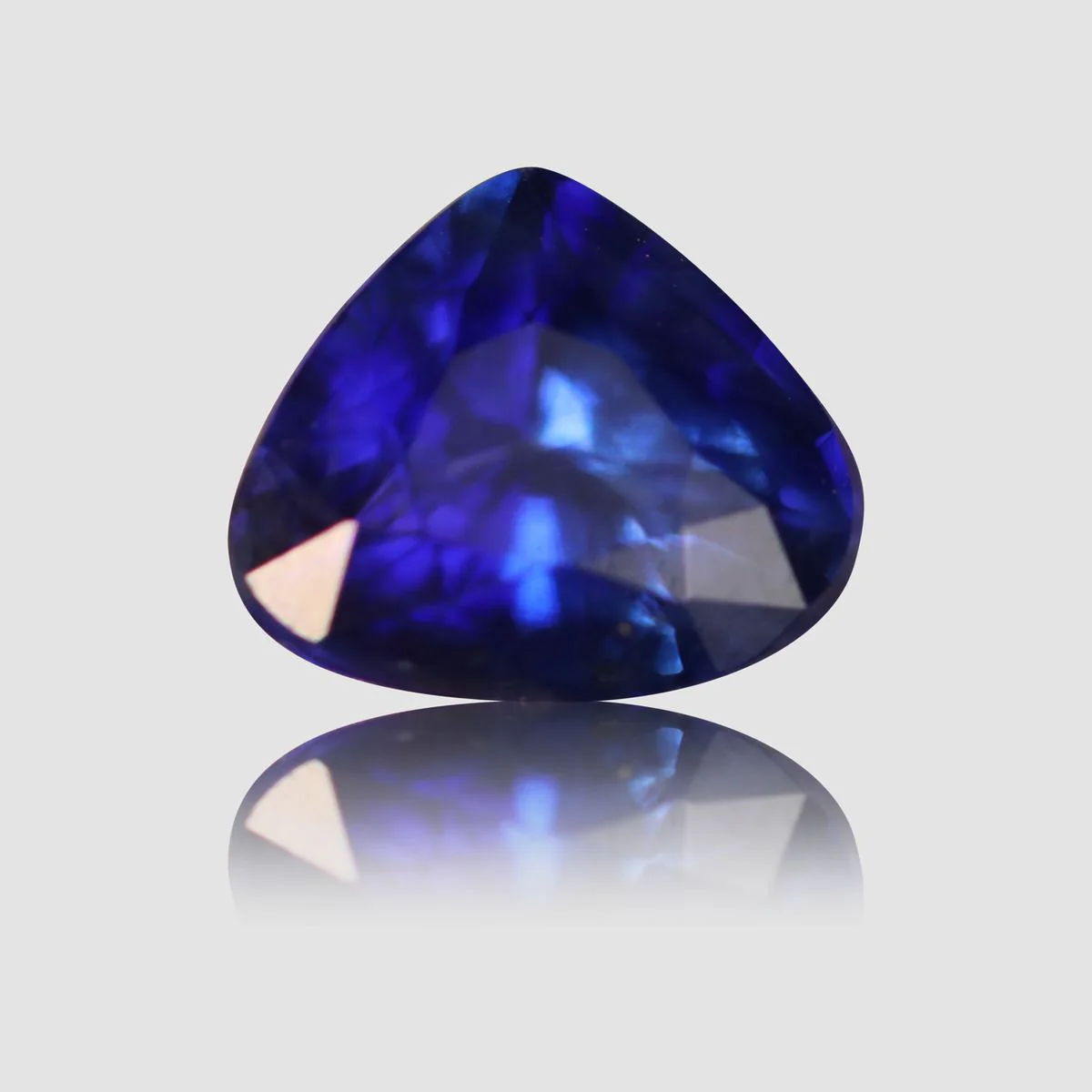 Royal Blue Sapphire, Pear/Mixed Cut, 1.55 Carats - Image 3