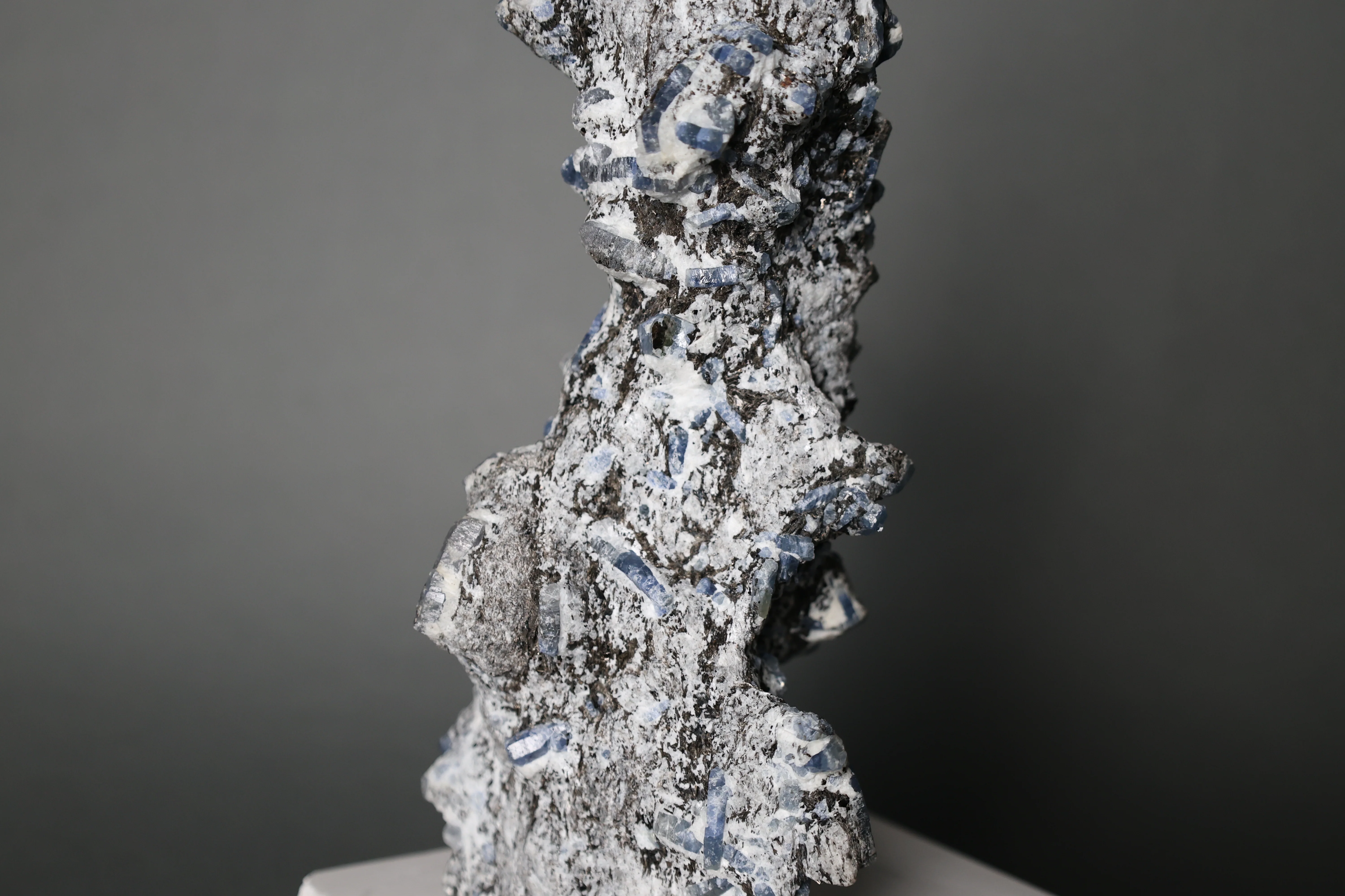 Sapphire in Matrix - Image 3