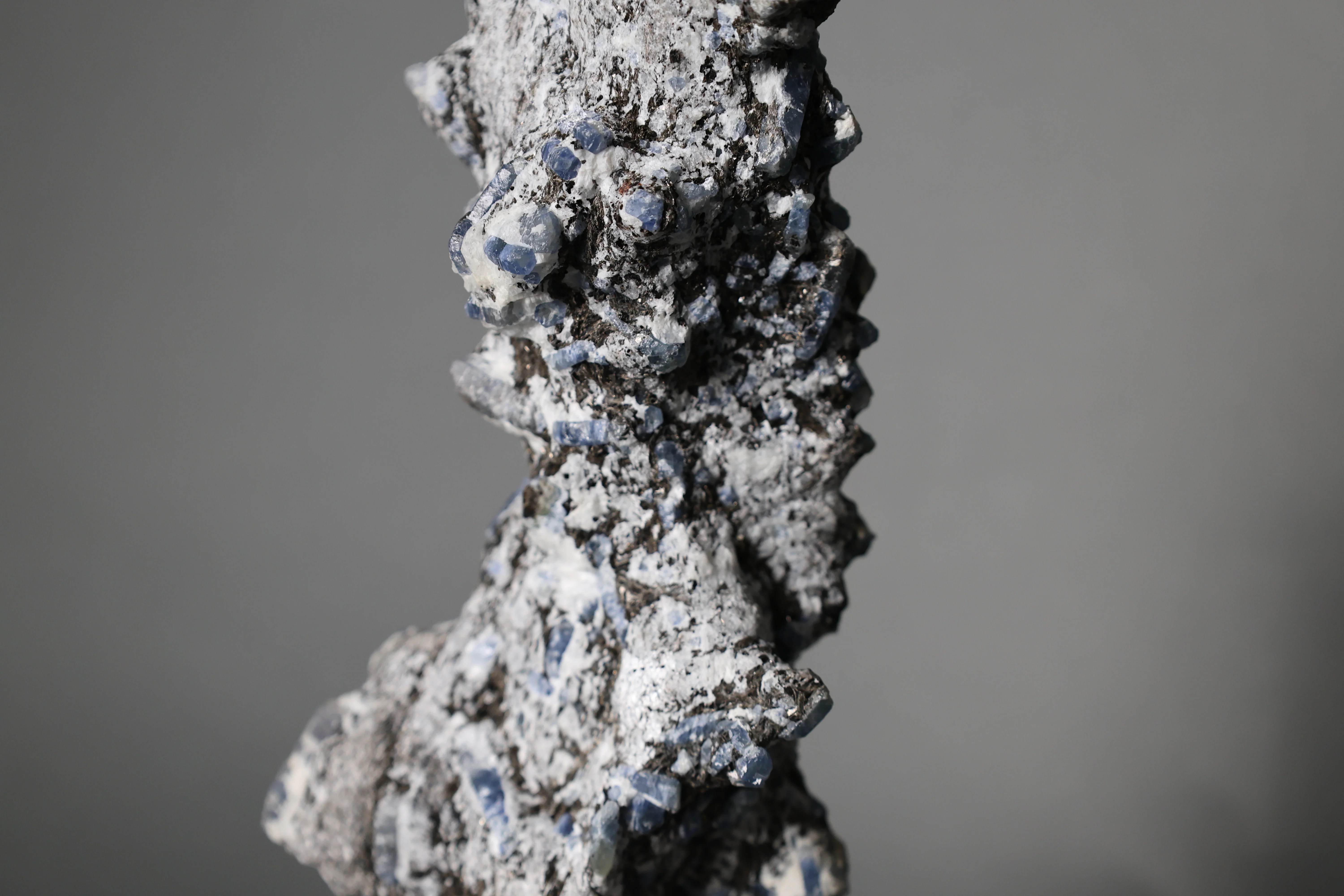 Sapphire in Matrix - Image 5