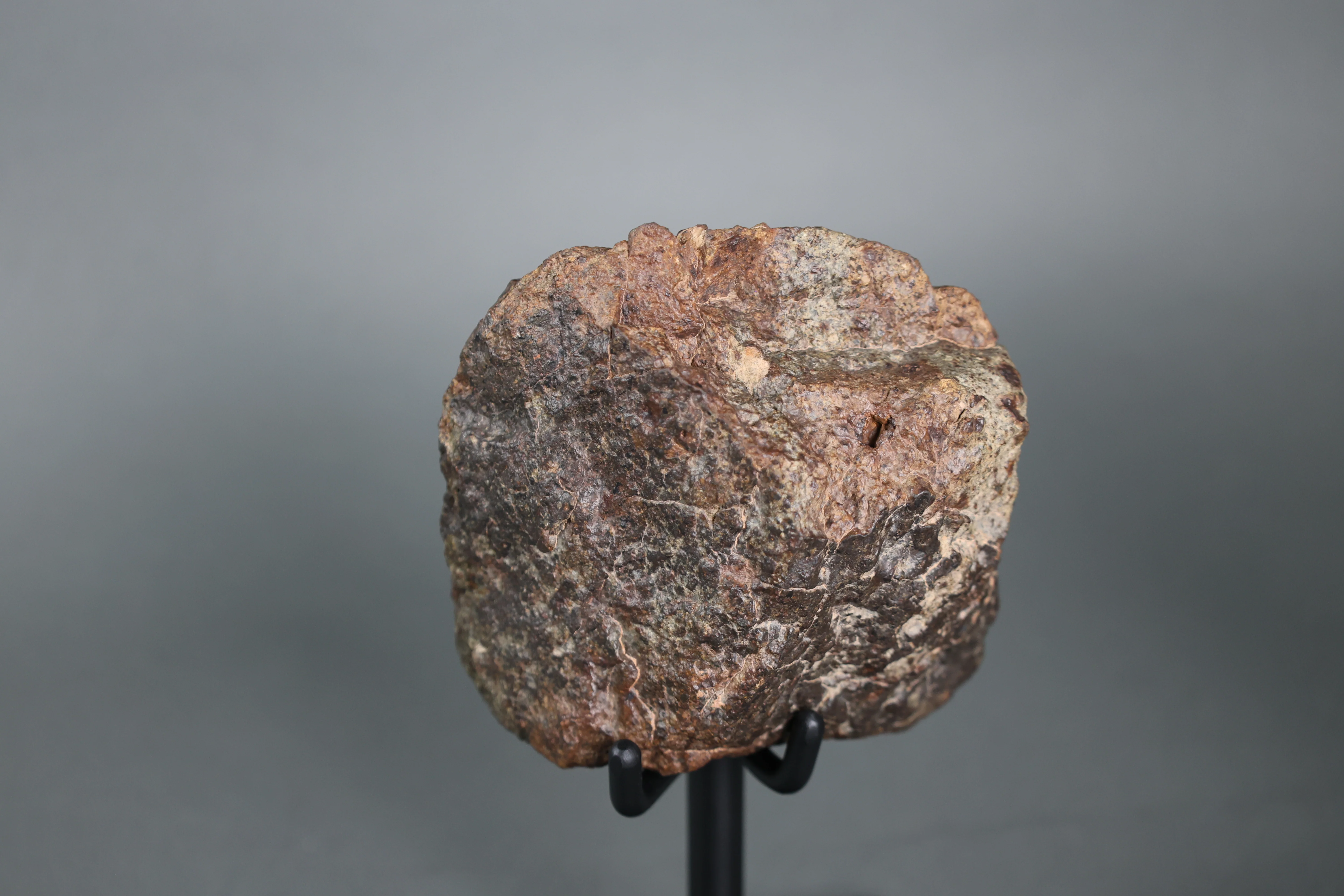 Oriented Chondrite Meteorite - 1.7kg - Image 4